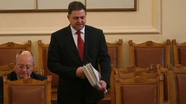 Николай Ненчев  отрече твърденията че тече мобилизация на армията