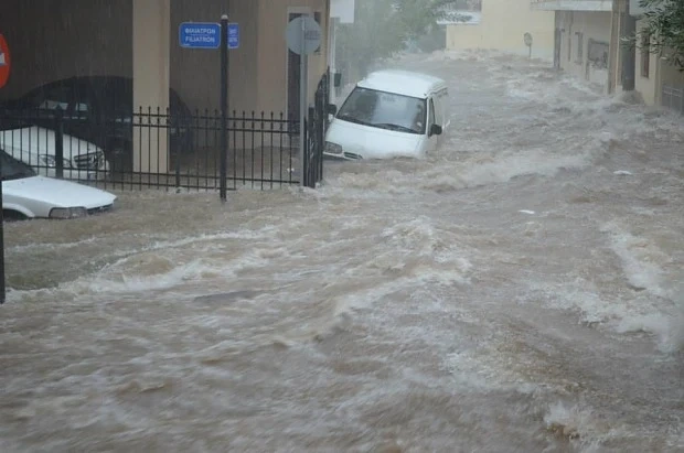 Гърция потопена под вода