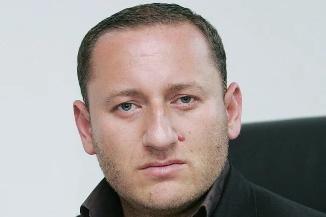 Депутат от ДПС: Вижте 15-годишните с какви бюстове са