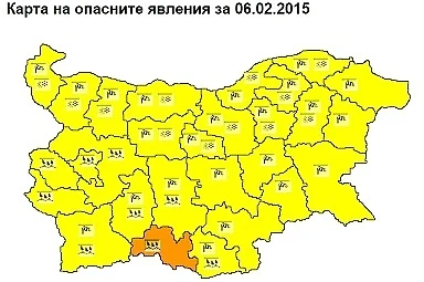 Утре облачно с вятър и валежи