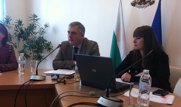 Безотговорните родители няма да получават помощи