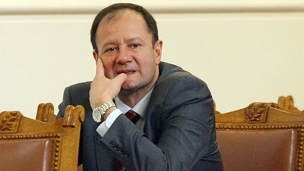 Миков: Страхувам се, че Москва може да удари България
