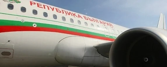 Самолетът на Борисов кацна от 5-ия път