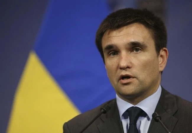 Украинският външен министър пристига в България