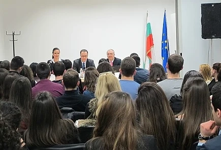 КФН отвори врати за ученици и студенти от финансови специалности в страната
