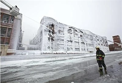 23 жертви на студа в САЩ 