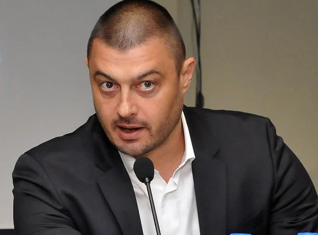 Бареков: Правителството е „тюрлюгювеч”