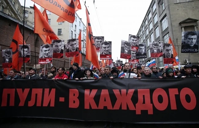 Хиляди на шествието в Москва в памет на Борис Немцов