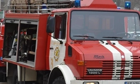Подпалиха микробус на ДПС
