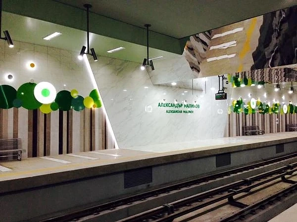 Фандъкова показа новата станция на метрото