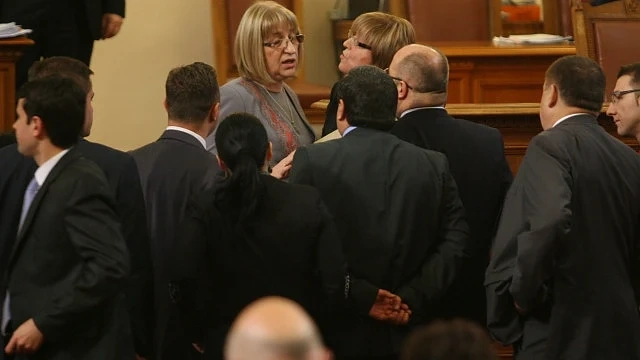 Скандал в парламента – Цецка Цачева срещу Мариана Георгиева