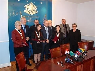 МС дава по 3000 лева награда на лекари, помагали в бедстващите райони