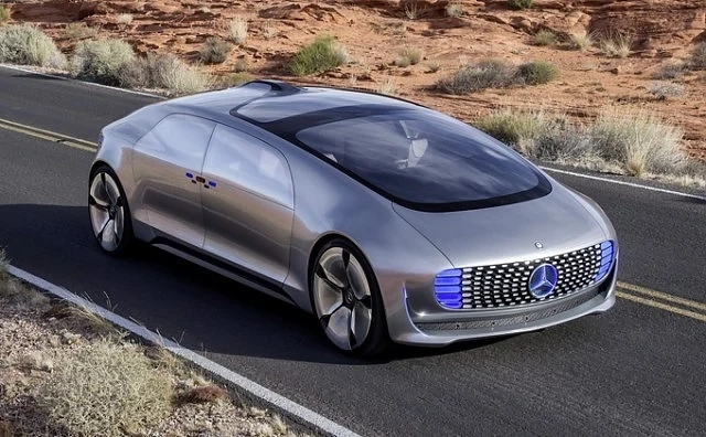 Mercedes F015 - няма нужда от шофьор