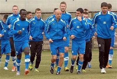 Левски гони половината си играчи