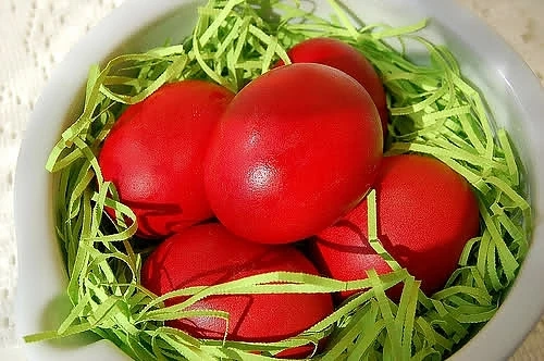Етнолог: Чукането с яйца е вид поздрав между християните