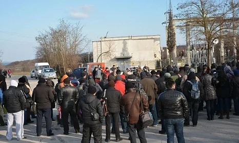 Стачка на ТЕРЕМ блокира път около Варна