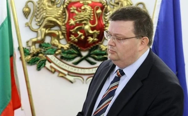 Цацаров даде държавния бюджет на Конституционния съд