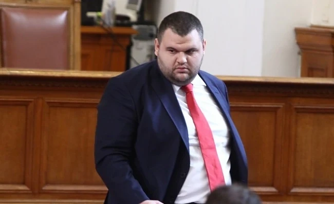 Пеевски е назначил шефа на своята охрана  за свой сътрудник