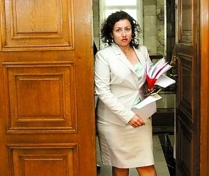 Танева свиква консултативен съвет по животновъдството