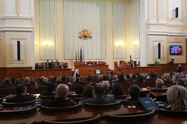 Депутатите започват работа след ваканцията