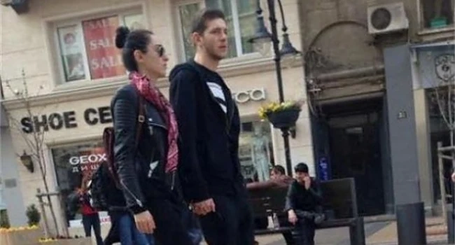 Сантра забелязана с новото си гадже