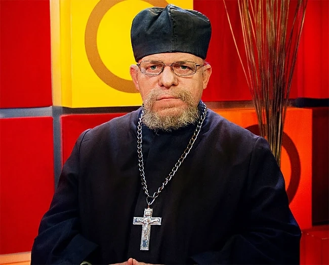 Люба Кулезич забърка църквата, футбола, магиите и секса