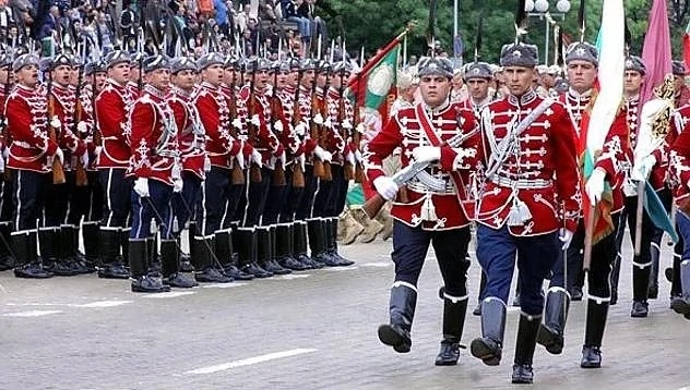 Без танкове и самолети на Гергьовден