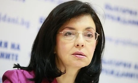 Кунева се задави в \