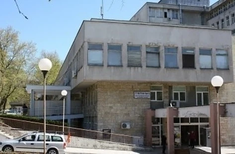 Кола удари майка и дете пред мол във Варна