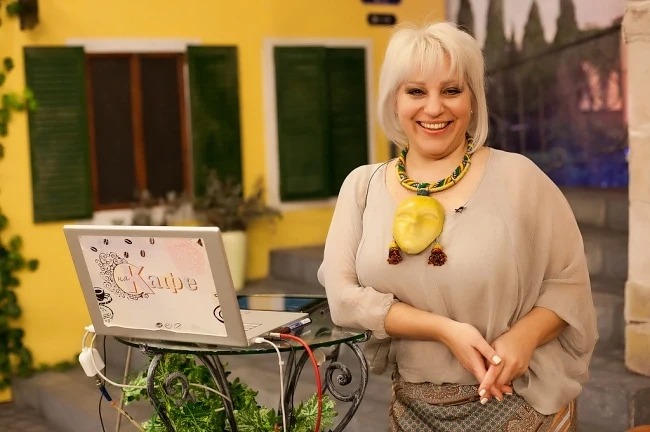 Джуджи: Пея фалшиво и то се чува