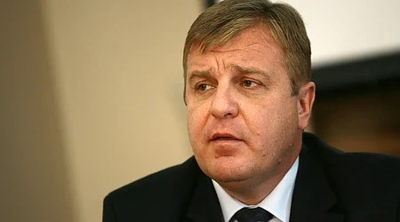 Каракачанов се притеснява от разпад на Македония