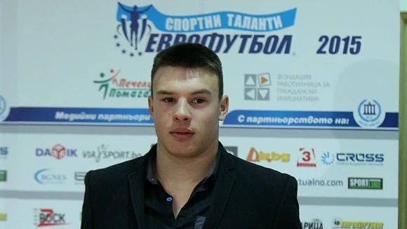 Кирил Милов с бронз по борба в Сливен