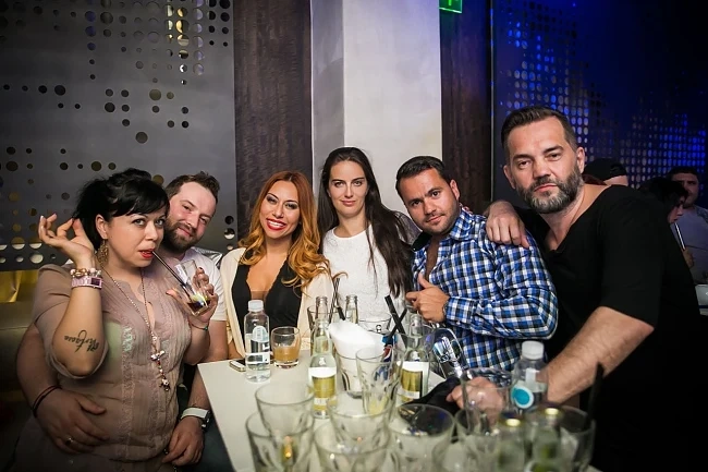 Теди Кацарова купонясва на Beluga Glamour Night в Bedroom