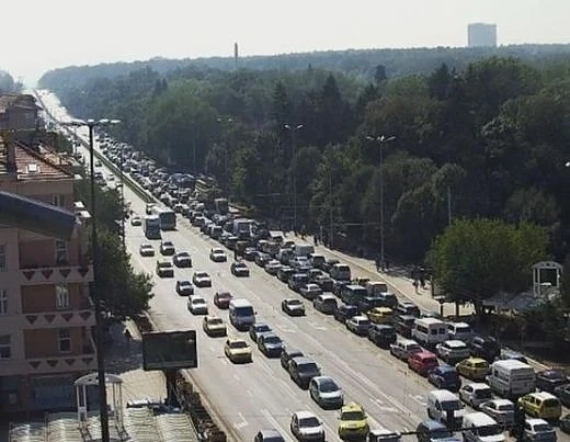 Огромно задръстване в центъра на София