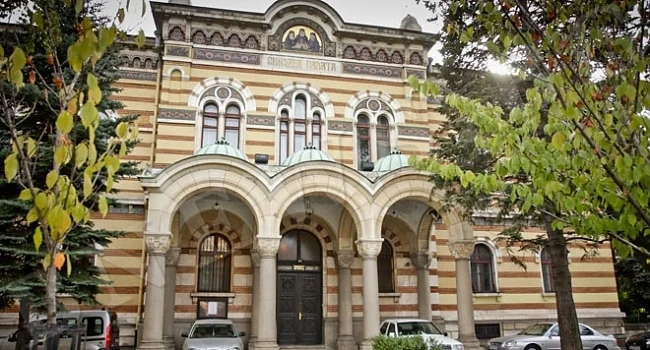 Светия Синод: В матурата по български се рекламира йога