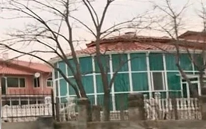 Акция на полицията и НАП в град Игнатиево заради луксозните къщи на джебчии