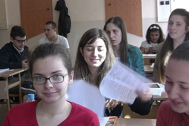 И шестокласниците ще учат по цял ден