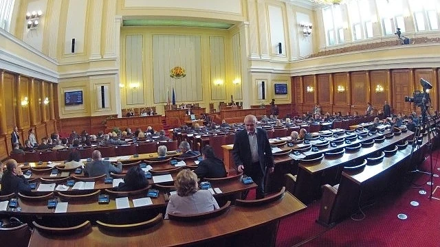 Заседанието на парламента не можа да събере кворум