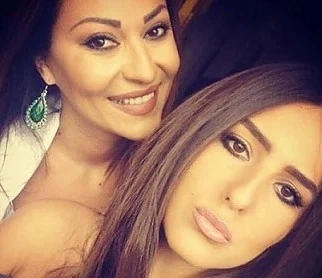Цеца Величкович води децата в Несебър
