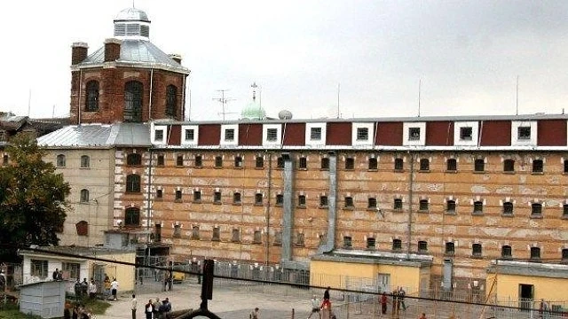 Предвиждат съкращаване на 200-300 щата от затворите и ГДО
