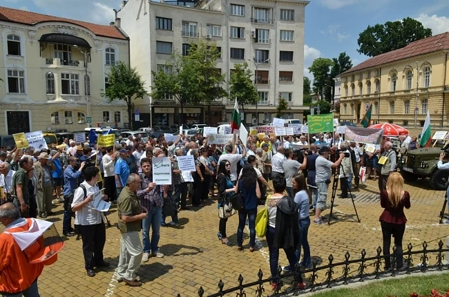 Пчеларите протестират пред НС