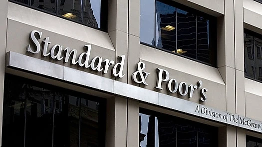 Standard and Poor’s срина рейтинга на Гърция