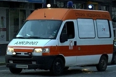 Линейка оставя родилка на пътя заради ранени от катастрофа