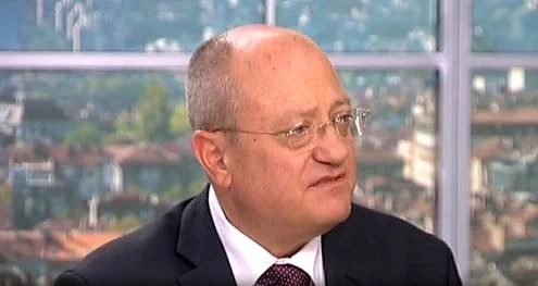 Танев: Догодина матурите ще се правят по нов начин. Хванахме 84 еднакви работи