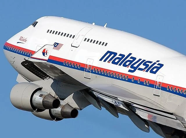 Самолет на Malaysia Airlines кацна аварийно в Мелбърн