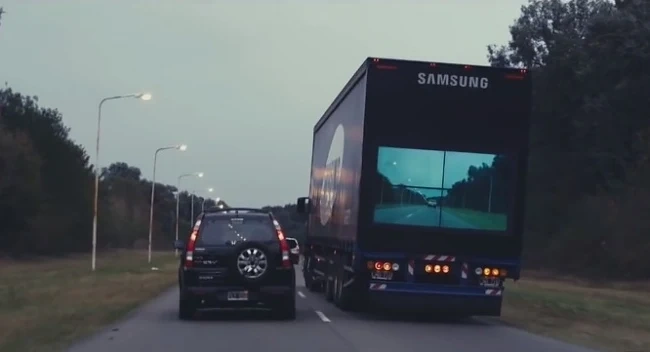 Samsung с нови технологии прозрачни камиони