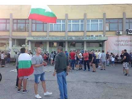 Осми ден жителите на кв. „Орландовци” в столицата протестират 