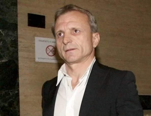 ЦСКА и Локо остават в „А“ група?