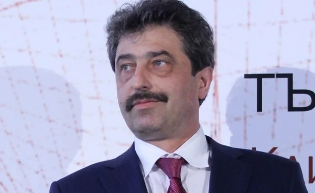 Съдят Цветан Василев задочно?
