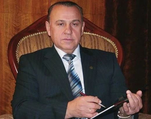 Величко Адамов гушвал по 100 000 лв. бонуси годишно